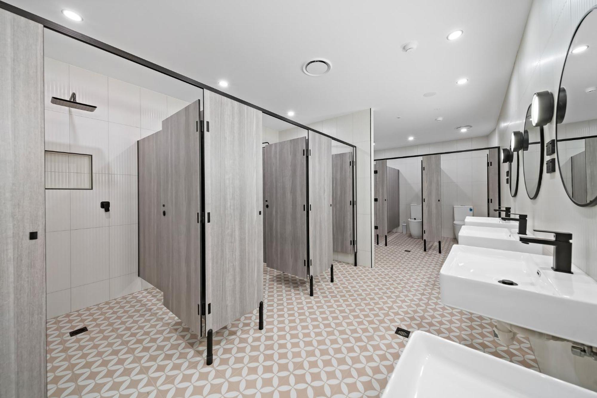 The Pier Pods On The Water- 50M From Townsville Bus Terminal And Ferry Terminal- Passport Id Requried Exterior photo
